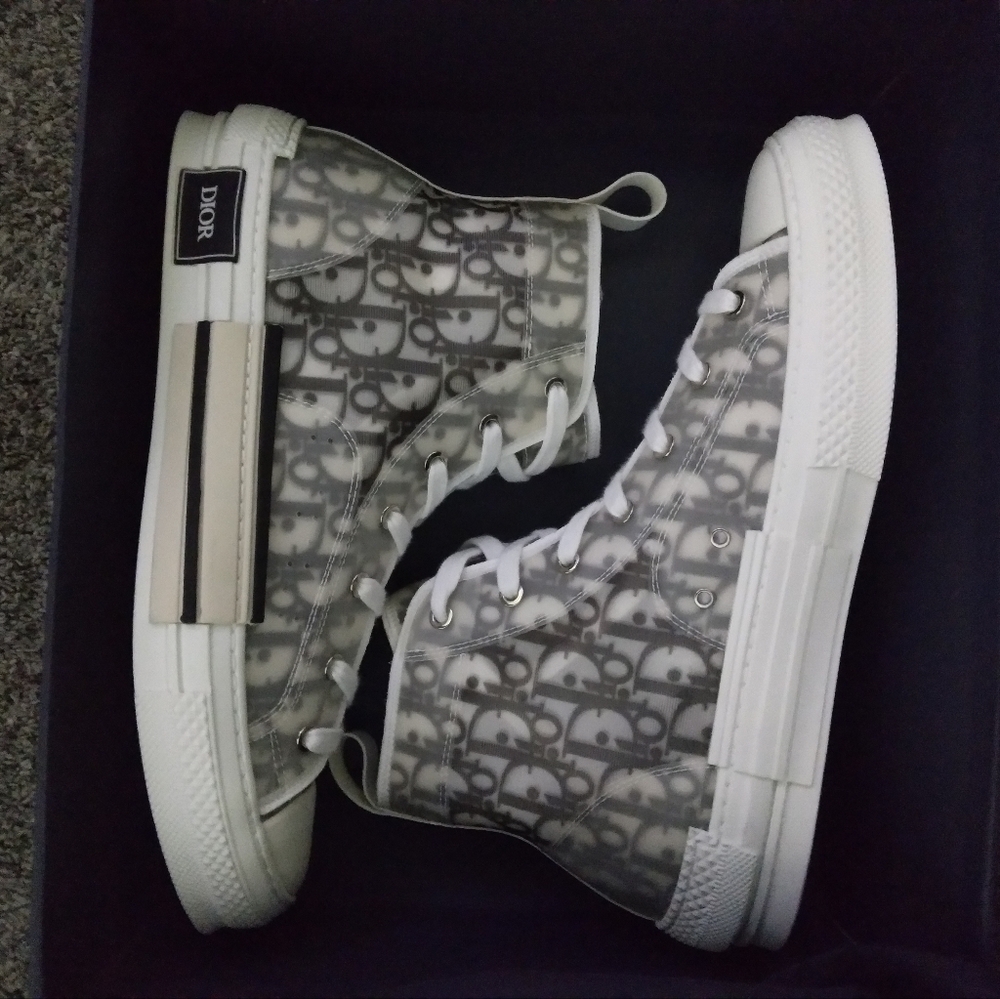 Dior B23